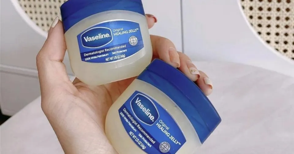 Does Vaseline Help With Crepey Skin - Benefits & Limits