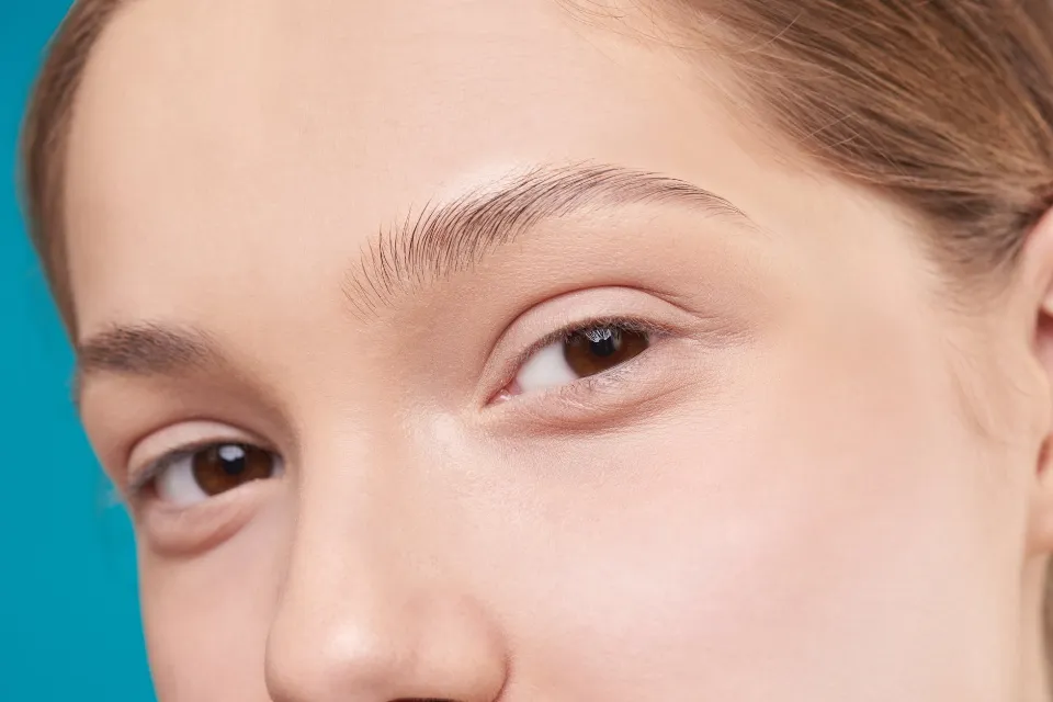 Does Vaseline Help Your Eyelashes Grow Longer & Thicker?