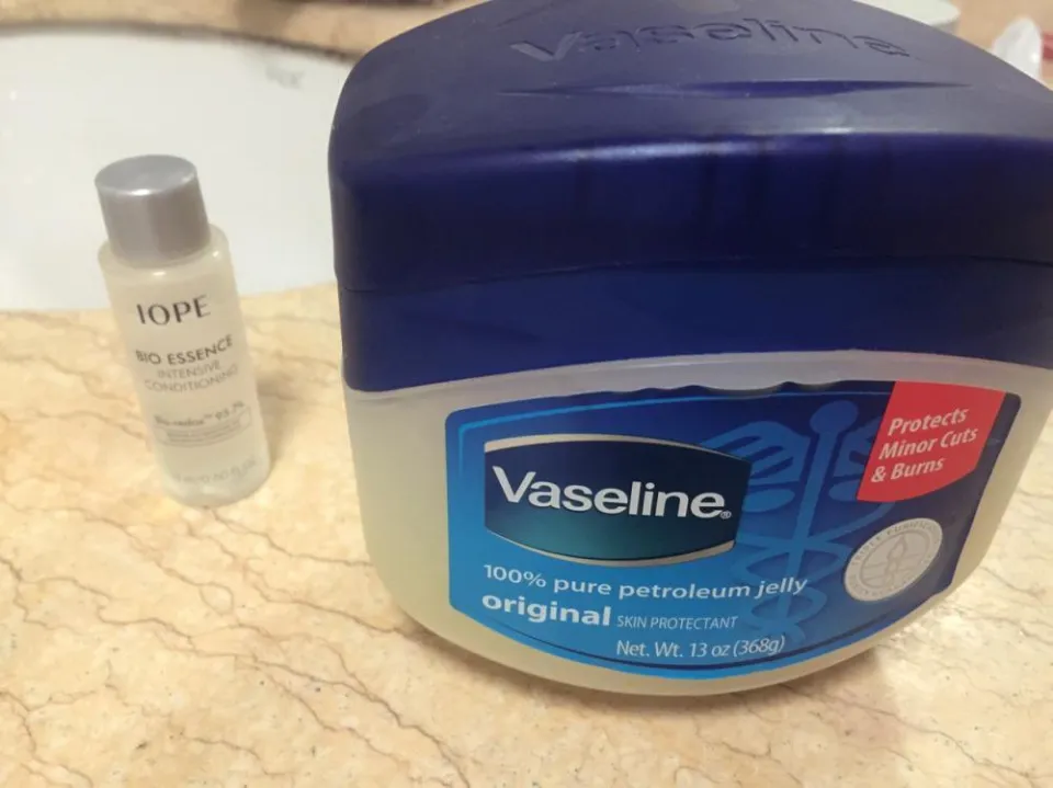 Does Vaseline Darken Skin - Does Vaseline Help with Darkness?