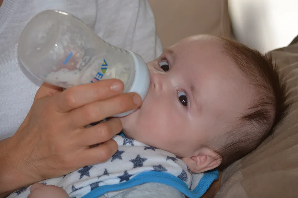 How Many Baby Bottles Should You Need - What to Know